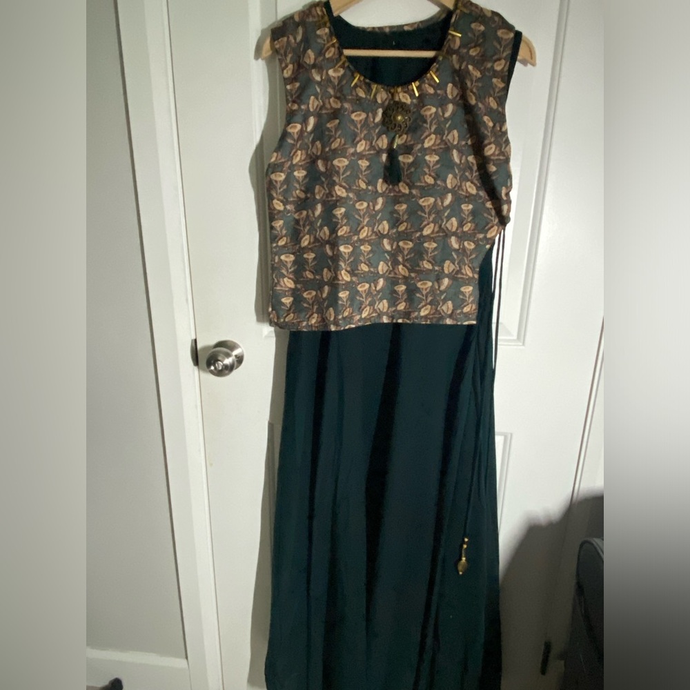 Long dress - Picture 7 of 8